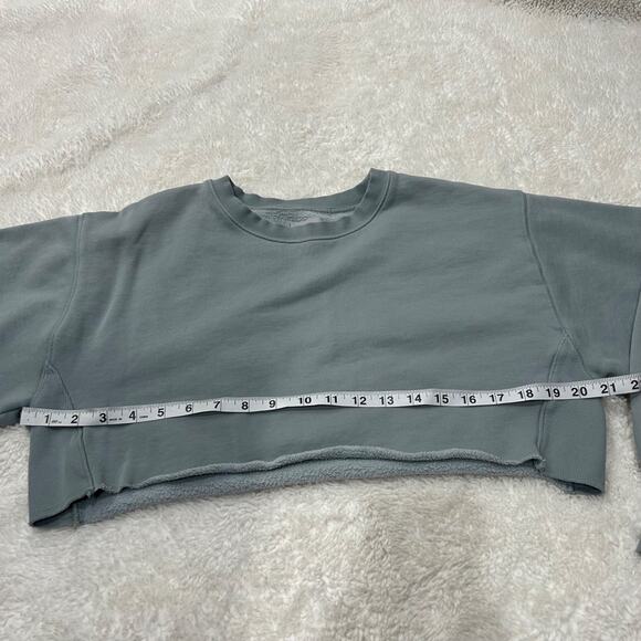 Aritzia Womens TNA Cozy AF Cropped Sweater in Light Blue Sz 1 Clean Minimalist - Picture 4 of 6